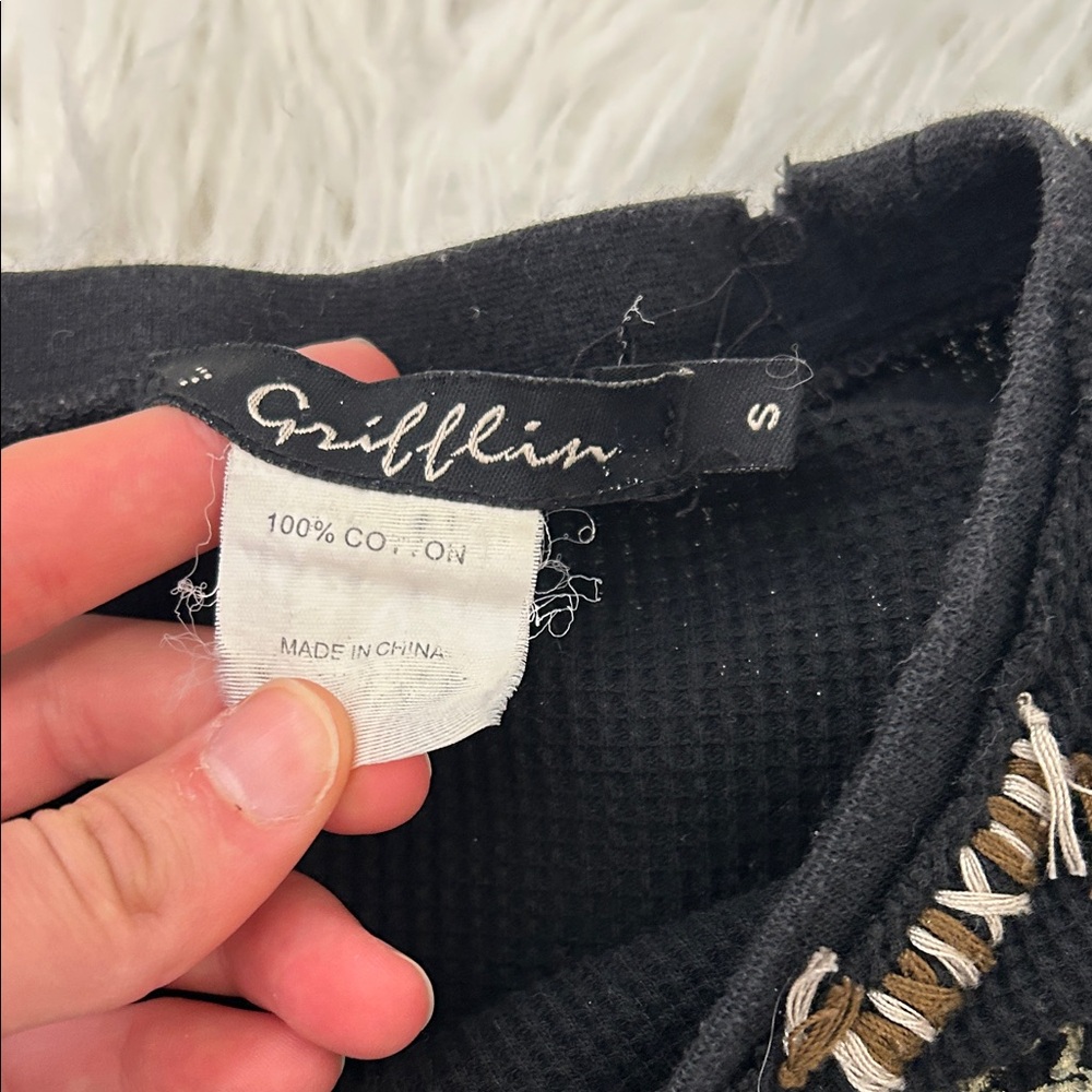 GRIFFIN Black Long Sleeve Shirt with Gold Design - Picture 4 of 6